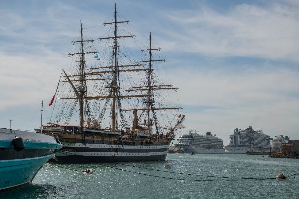 La Nave Amerigo Vespucci in porto a Civitavecchia, 28/5/2025