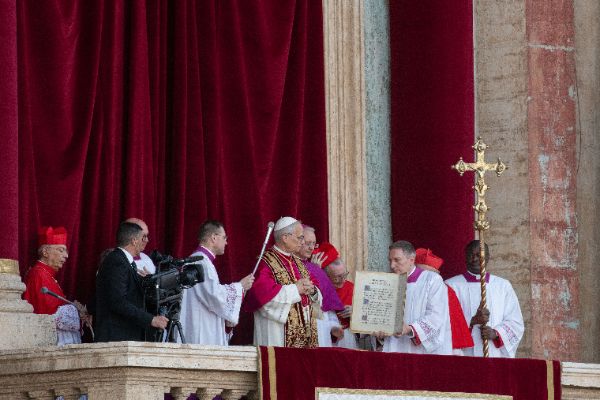 Newly elected Pope Leo XIV, Leone 14esimo, Robert Francis Prevost appears on St. Peter’s Basilica balcony after the Conclave vote