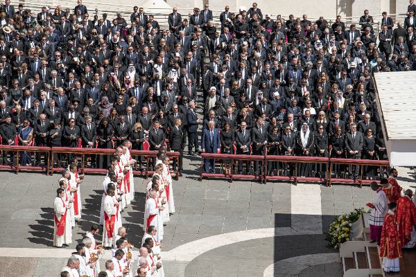 Brigitte Macron, Emmanuel Macron, Donald Trump, Melania Trump
