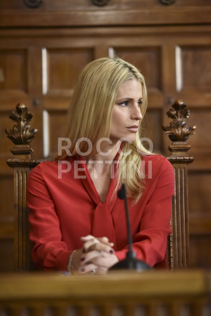 MICHELLE HUNZIKER ASSOCIAZIONE DOPPIA DIFESA