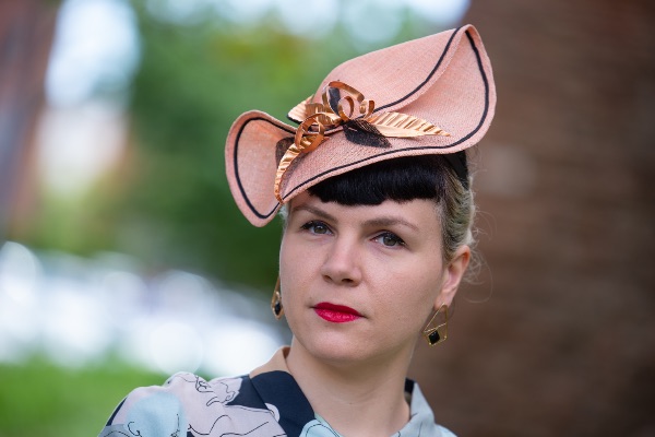 Petra Gruden, modista, indossa i cappelli di sua creazione. Roma, 12/5/2019