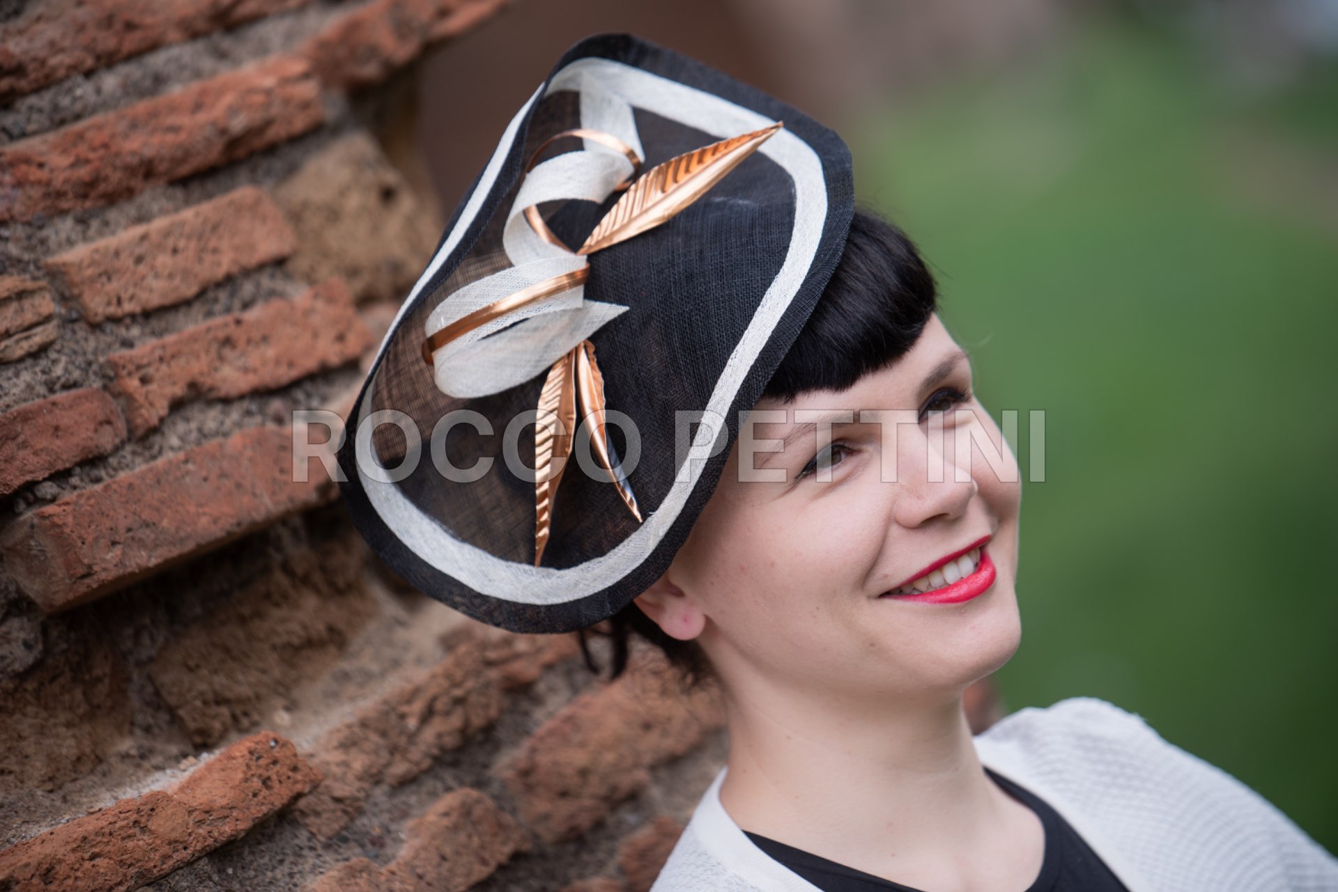 Petra Gruden, modista, indossa i cappelli di sua creazione. Roma, 12/5/2019