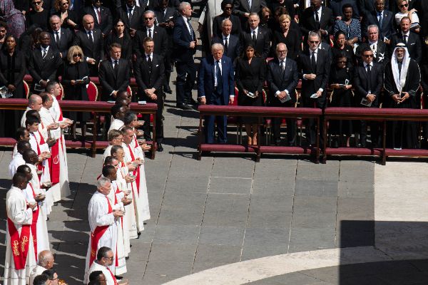 Brigitte Macron, Emmanuel Macron, Donald Trump, Melania Trump