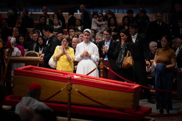 L’esposizione della salma di Papa Francesco il giorno prima del funerale, Città del Vaticano 25/4/2025