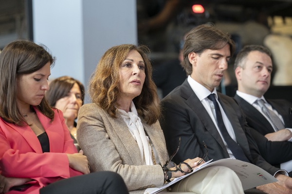 Martina Riva, assessora Comune di Milano; Daniela Santanchè, Ministra del turismo; Alessandro Onorato