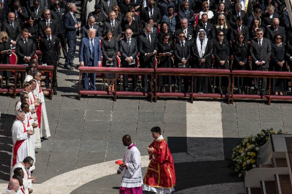 Brigitte Macron, Emmanuel Macron, Donald Trump, Melania Trump