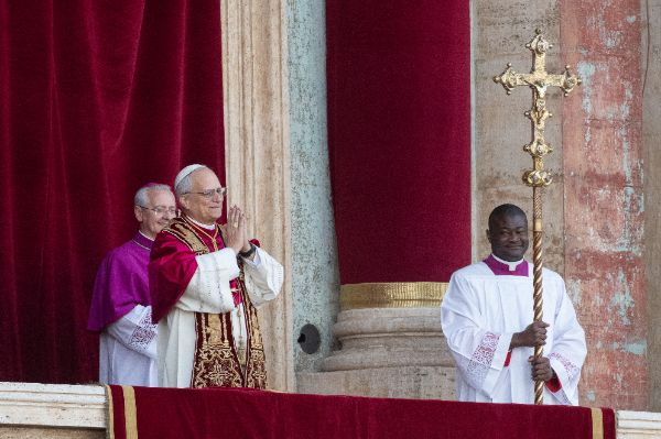 Newly elected Pope Leo XIV, Leone 14esimo, Robert Francis Prevost appears on St. Peter’s Basilica balcony after the Conclave vote