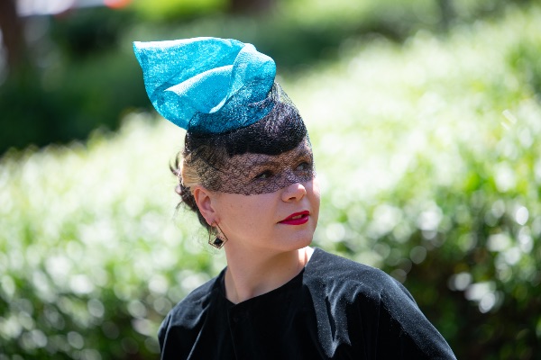 Petra Gruden, modista, indossa i cappelli di sua creazione. Roma, 12/5/2019