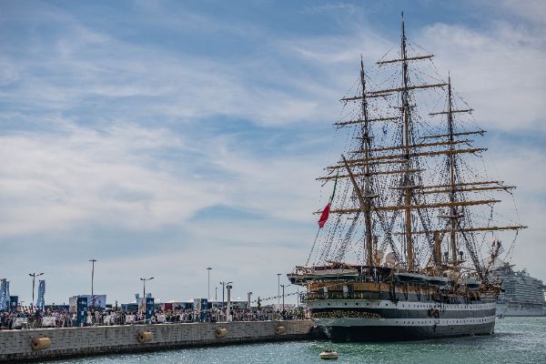 La Nave Amerigo Vespucci in porto a Civitavecchia, 28/5/2025