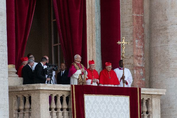 Newly elected Pope Leo XIV, Leone 14esimo, Robert Francis Prevost appears on St. Peter’s Basilica balcony after the Conclave vote