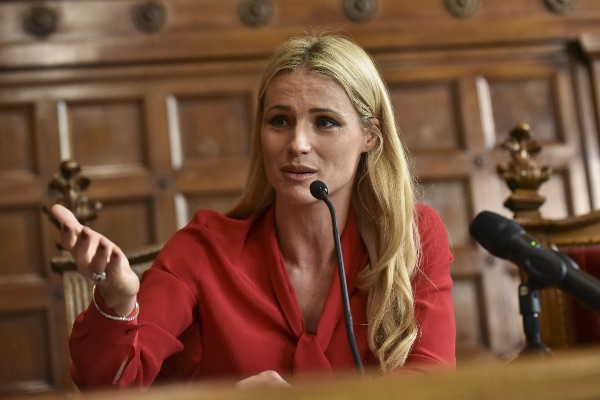 MICHELLE HUNZIKER ASSOCIAZIONE DOPPIA DIFESA
