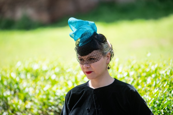 Petra Gruden, modista, indossa i cappelli di sua creazione. Roma, 12/5/2019