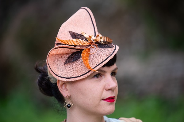 Petra Gruden, modista, indossa i cappelli di sua creazione. Roma, 12/5/2019